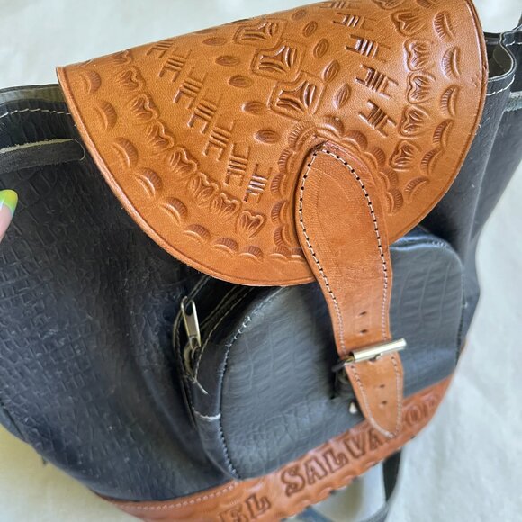 Vintage El Salvador Leather Backpack - Picture 5 of 11